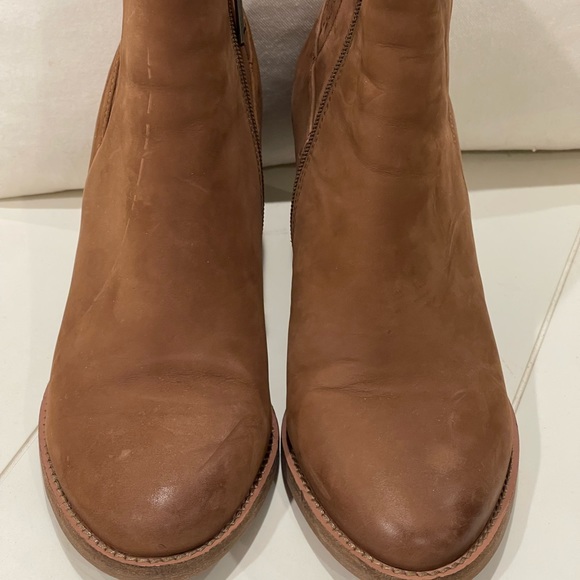 Blondo Women’s Waterproof Ankle Boot - Picture 3 of 15